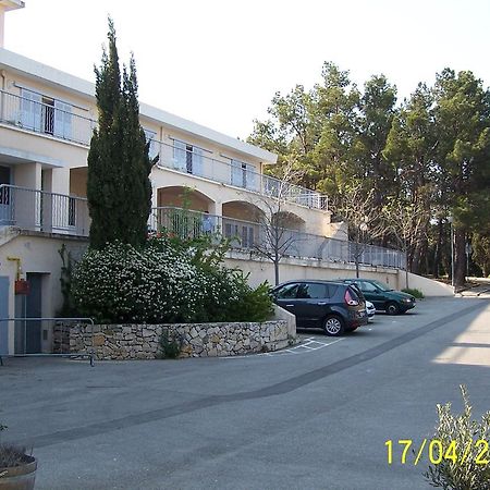 Auberge De Jeunesse Jas De Bouffan Aix-en-Provence Luaran gambar